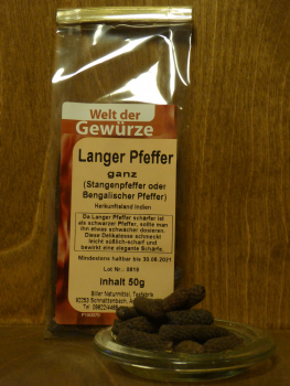Langer Pfeffer ganz