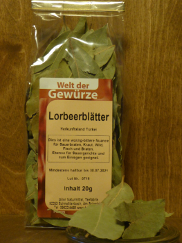 Lorbeerblätter handverlesen