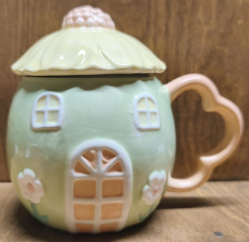 Tasse Häuschen mit Deckel, grün