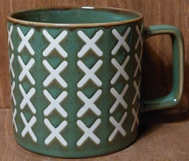 Tasse grün "Kreuze"
