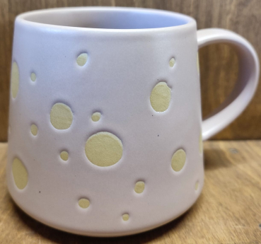 Tasse rosa mit hellen Punkten