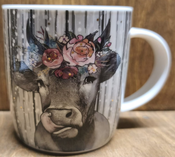 Tasse Kuh mit Blumenkranz, grau