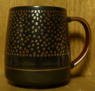 Tasse schwarz / rosegold Punkte